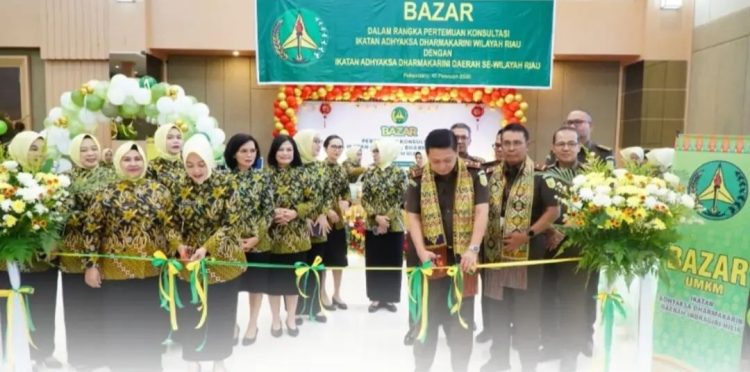 Kejati Riau Berikan Pengarahan dalam Pertemuan Konsultasi diikuti IAD Wilayah Riau beserta IAD Daerah