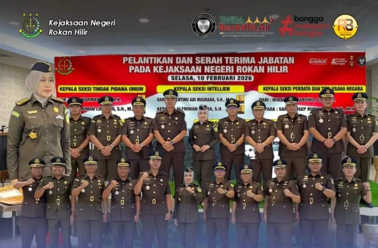 ‎‎‎‎Plt Kejari Rohil Melaksanakan Kegiatan Pelantikan Kepala Seksi di Lingkungan Kejari Rohil ini daftarnya