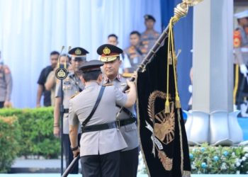 Panji Tribrata Diserahkan, Tongkat Estafet Kepemimpinan Polri Beralih ke Jenderal Suyudi
