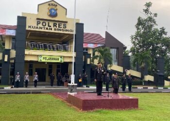 Upacara Bendera Peringatan HUT Kemerdekaan Republik Indonesia Ke : 78 Tahun 2023 Di Polres Kuansing