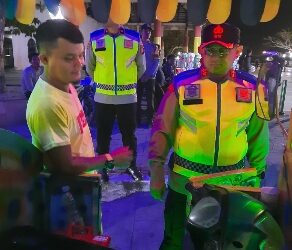 Kapolres Siak AKBP Asep Sujarwadi Pimpin Langsung Pelaksanaan Blue Light Patrol di Wilayah Siak