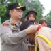 Polri Peduli Budaya Literasi, Polres Siak Bagikan Buku Kepada Pelajar di Kecamatan Dayun