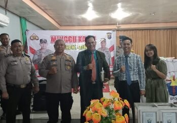 Giat Minggu Kasih Polsek Minas – Polres Siak dengarkan curhatan Jemaat Gereja GPDI Imanuel Minas & Serahkan Bantuan Sembako