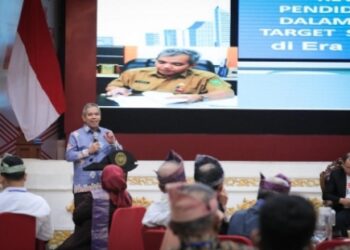Peserta Seminar Kalimantan Selatan:Kadis Pendidikan Provinsi Riau Dr H Kamsol Sudah Layak Menjadi Menteri Pendidikan Republik Indonesia”