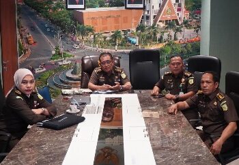 Kasi Penkum dan Kasi A beserta Kasi E Bidang Intelijen Kejati Riau Ikuti Kegiatan Monitoring Rakernis Intelijen 2023