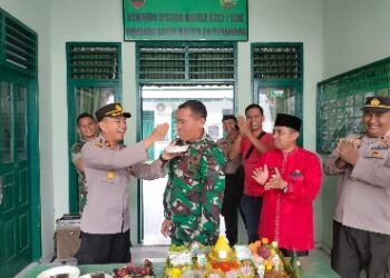 Kapolsek Tualang Beserta Camat Tualang Beri Kejutan ke Danramil 04 Perawang ternyata ini acaranya