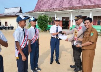 Police Goes To School, Panit Binmas Polsek Tualang Berikan Motivasi Kepada Pelajar