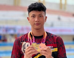 Personil Polres Kuansing Bripda Ricky Sabet 2 Medali Emas dan 1 Medali Perunggu di Kejurda Riau Swimming Championships 2023