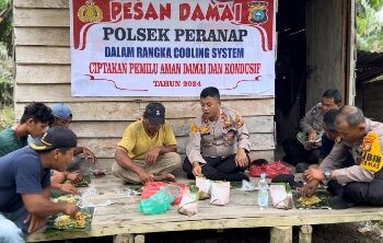 Sasaran Pekerja Kebun Sawit, Polsek Peranap Patroli dan Sosialisasi Pemilu Damai