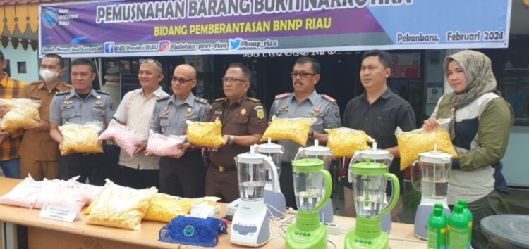 Kalapas Narkotika Rumbai Hadiri Kegiatan Pemusnahan Barang Bukti di BNNP Riau