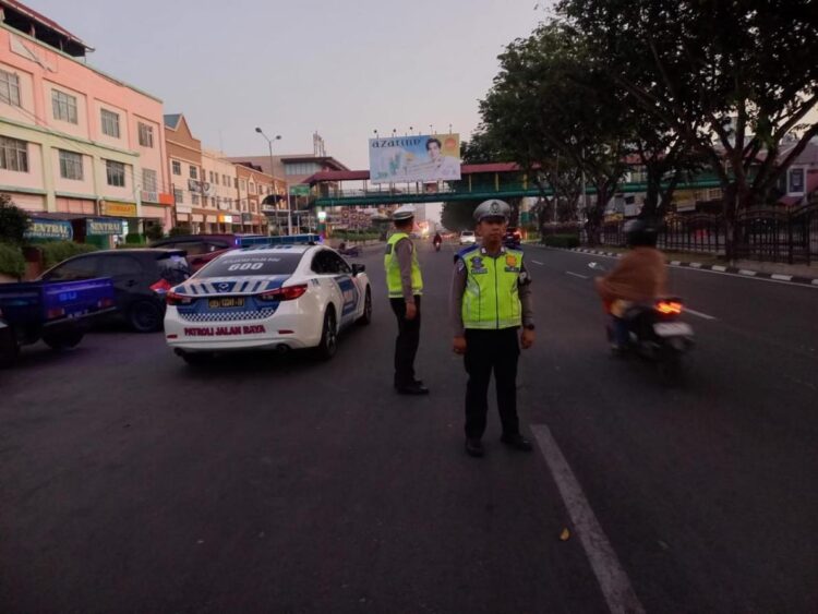 Subsatgas Preventif Ditlantas Polda Riau Urai Kemacetan di Pasar Ramadhan dan Patroli Bali