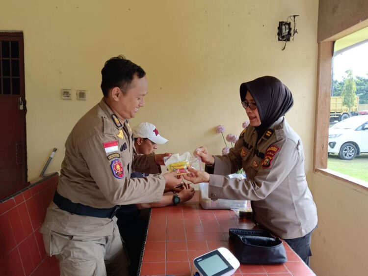 Si-Dokkes Polresta Pekanbaru OTR LK 2024 Cek Kesehatan, Berikan Vitamin dan Obat-obatan Terhadap Personel Pos Pam