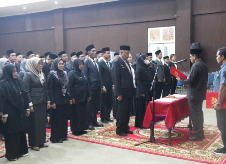 Sekda Pelalawan Lantik 54 Pejabat, Ini Harapannya