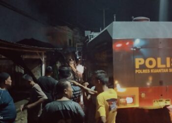 Polres Kuansing dan Polsek Kuantan Tengah Bersama Damkar Turun Langsung Padamkan Kebakaran Ruko 5 Unit: Kerugian Materil Capai Rp1 Miliar