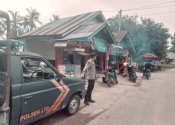 Polsek Logas Tanah Darat dan Polsek Benai Lakukan Pengamanan Pasar Ramadhan dan Pasar Kaget