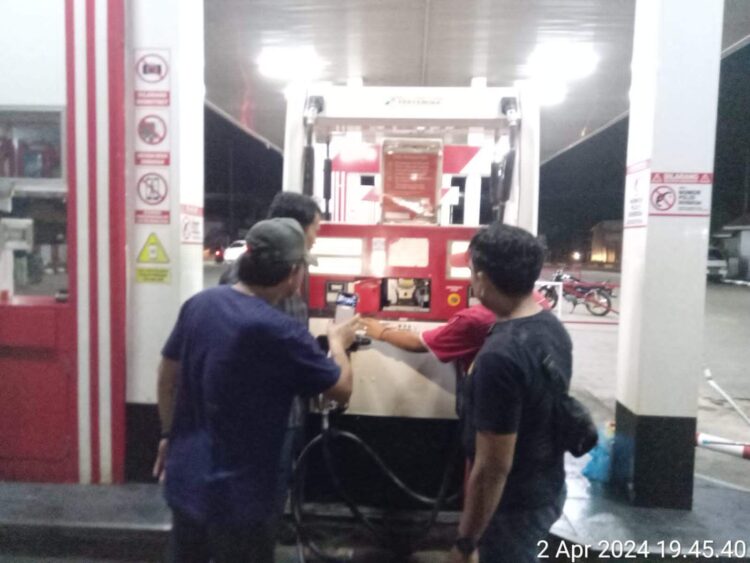 Sat Reskrim Polres Kuansing Melakukan Pengecekan Penyaluran BBM Tidak Tepat Sasaran di SPBU Kebun Nenas