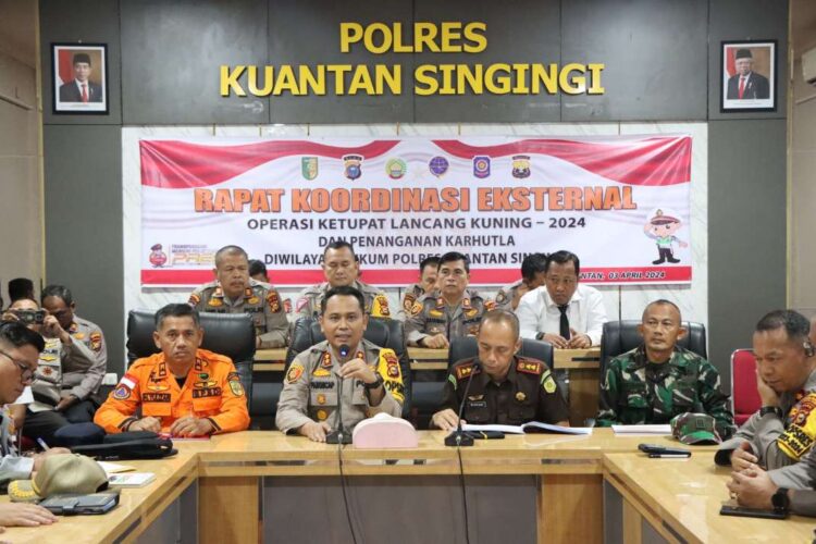 Polres Kuansing Gelar Rapat Koordinasi Lintas Sektoral untuk Persiapan Operasi Ketupat Lancang Kuning 2024 dan Penanganan Karhutla