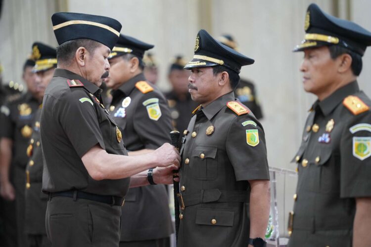 Jaksa Agung Melantik Kejaksaan Tinggi dan Pejabat Eselon II diwilayah Kejaksaan Agung ini perintah Kejagung