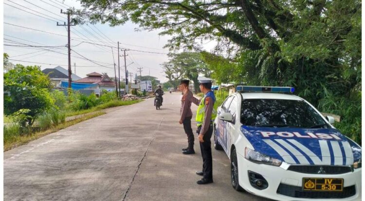 Personel Pospam dan Posyan Polres Inhu aktif Patroli Titik Rawan Laka