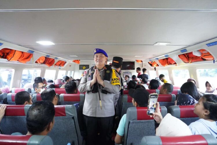 Patroli Perairan, Irjen Iqbal Pastikan Masyarakat Terlayani