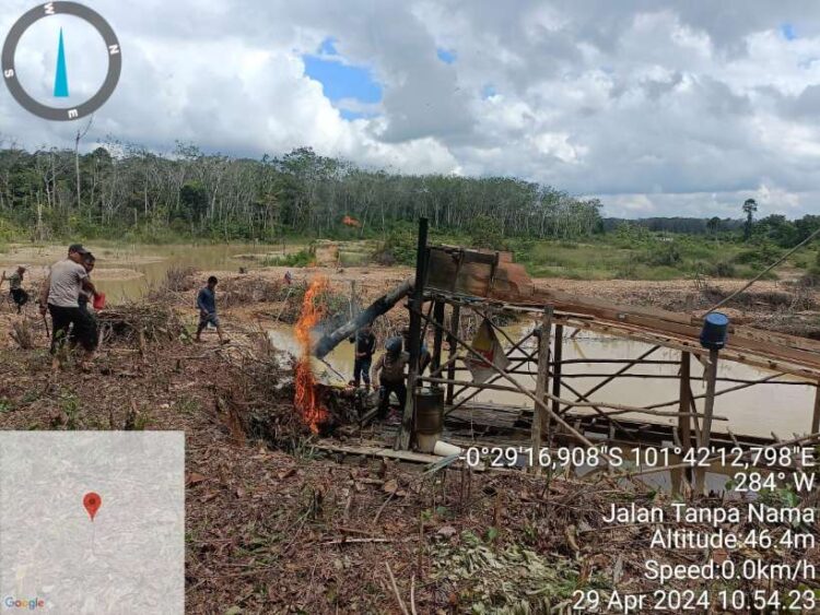 Lagi dan lagi Polsek Kuantan Hilir Berhasil Musnahkan 3 Unit PETI di Desa Kasang Limau Sundai