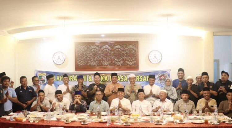 Kapolres Pelalawan bersama Forkopinda Kabupaten Pelalawan Hadiri Buka Bersama PWI Kabupaten Pelalawan