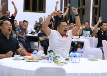 Kapolres Siak Nobar U23 Bersama Ratusan Masyarakat Beri Dukungan Timnas Indonesia