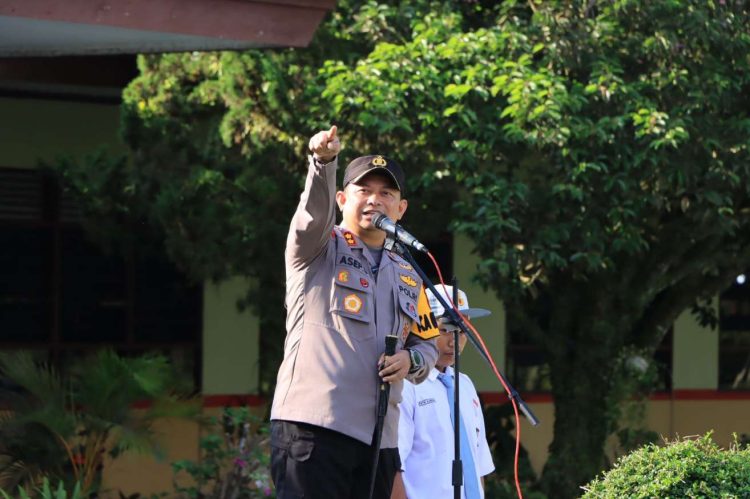 Kapolres Siak Paparkan Sejarah Indonesia Serta Beri Motivasi Menuju Sukses di Acara Gelar Police Goes To School 