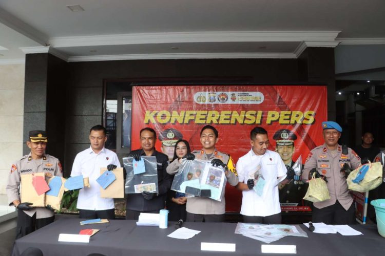 Sukseskan WWF 2024, Personel Gabungan Polres Lumajang Patroli KRYD di Terminal Minak Koncar