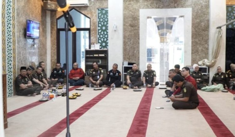 Halal Bihalal Keluarga Besar Kejati Riau Sambut Ramadhan 1446 H