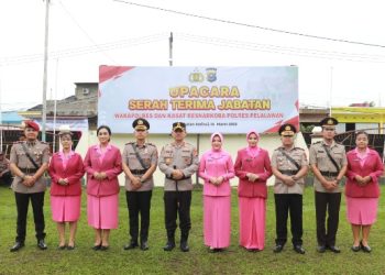 Kapolres Pelalawan Pimpin Upacara Serah Terima Jabatan Waka Polres dan Kasat Narkoba