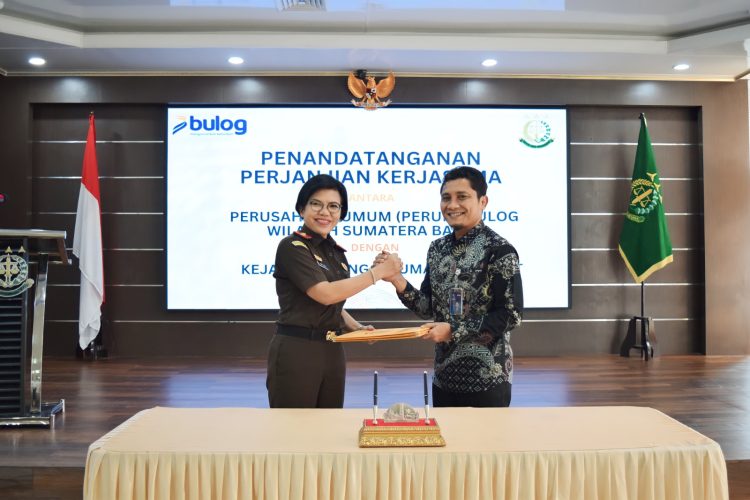 Kejati Sumbar Laksanakan Penandatangan MOU Kerjasama PERUM Bulog