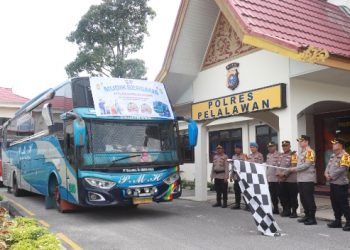 Kapolres Pelalawan Lepas Tiga Unit Bus Pemudik ke Sumatra Utara
