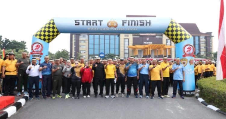 Polda Riau Gelar Olahraga Bersama Forkopimda Dalam Rangka Hari Bhayangkara ke 79