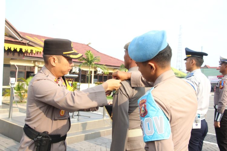 Wakapolres Inhu Pimpin Apel Gelar Pasukan Operasi Patuh Lancang Kuning 2025