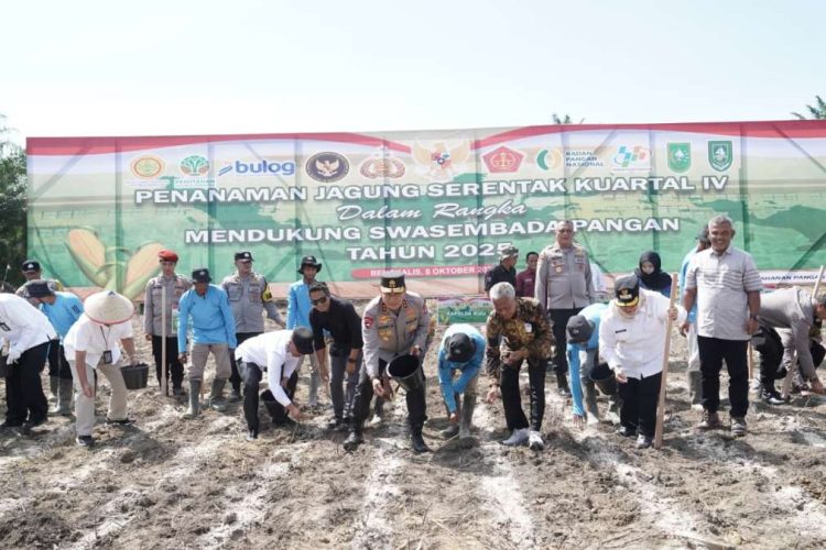 Polda Riau Gelar Penanaman Jagung Serentak Kuartal IV 