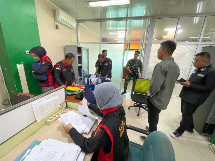 Tim Penyidik Kejati Sumsel Lakukan Penggeledahan Dugaan Tipikor Perindustrian Semen Distributor PT KMM Tahun 2018dan 2022