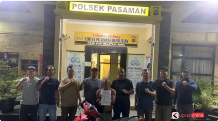 Pria Paruh Baya Ditangkap Tim Opsnal Polsek Pasaman Bersama Tim Kalong Polres Pasbar
