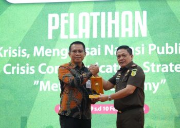 Kejati Riau Gelar Pelatihan Navigasi Krisis serta Menguasai Nasari Public Bersama BRK Syariah dan Metro TV Academy