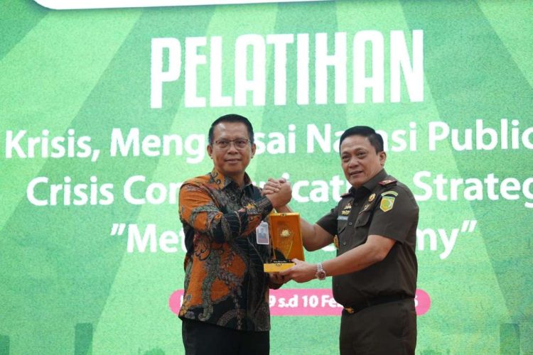 Kejati Riau Gelar Pelatihan Navigasi Krisis serta Menguasai Nasari Public Bersama BRK Syariah dan Metro TV Academy