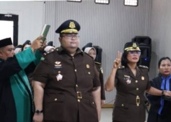Kejari Rohul Melantik dan Mengambil Sumpah dua Pejabat Baru ini daftarnya