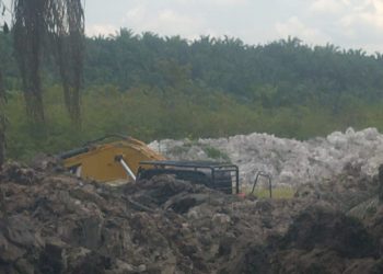 Parah, Big Boss Alat Berat diduga Bernama Josua Bebas Beraktifitas digunakan Untuk PETI, Kapolres diminta Tangkap