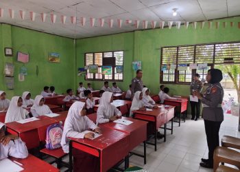 Polres Kampar Latih Public Speaking Siswa Sambut Peresmian Jembatan Merah Putih