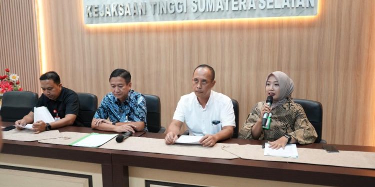 KEJATI SUMSEL KEMBALI TETAPKAN TERSANGKA DUGAAN TIPIKOR PEMBERIAN FASILITAS PINJAMAN KREDIT DARI SALAH SATU BANK PEMERINTAH KEPADA  PT. BSS DAN PT. SAL