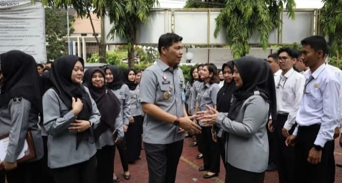 Semangat Baru Pasca-Lebaran: Kakanwil Berikan Penghargaan Pegawai Teladan
