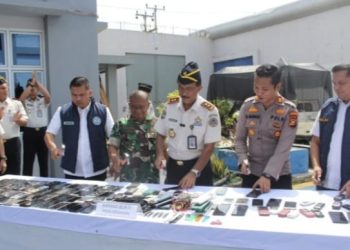Kanwil Ditjenpas Riau Laksanakan Apel Ikrar Zero HALINAR diikuti bersama Jajaran