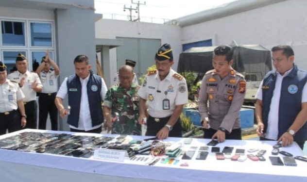 Kanwil Ditjenpas Riau Laksanakan Apel Ikrar Zero HALINAR diikuti bersama Jajaran