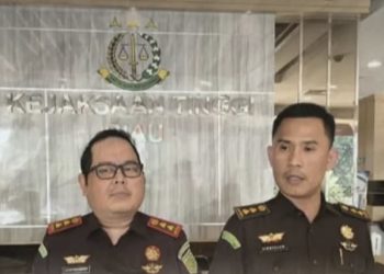 Tim Tabur Kejati Riau bersama Kejari Siak tangkap Buron Inisial S di Jalan Patimura Pekanbaru