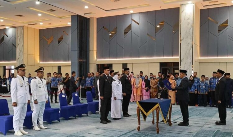 Walikota Pekanbaru Melantik 7 Pejabat di Pemerintahan Kota Pekanbaru ini daftarnya