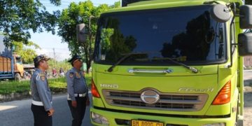 Jaga Ketat Pintu Masuk Kota, Dishub Pekanbaru Halau Ratusan Truk Tonase Besar